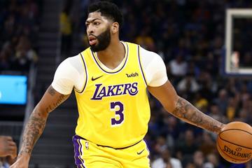 2023年NBA季后赛首轮第五战：安东尼·戴维斯的统治级表现