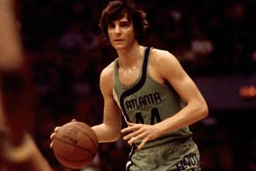 皮特·马拉维奇：NCAA与NBA的得分传奇