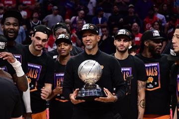 2006年NBA西部半决赛：快船队与太阳队的激战，以3-4惜败