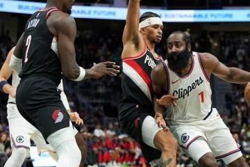 NBA季前赛：哈登贡献14分5助攻 快船险胜开拓者 传奇球星现身观战