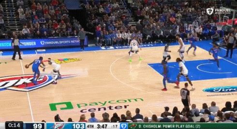 梅西C罗球场对决 球迷热情高涨