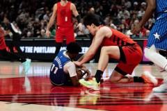 杨瀚森精彩表现，百分百命中率正负值1数据填满