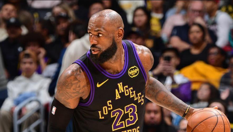 詹姆斯创41岁得分纪录