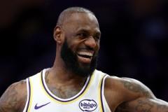 湖人赛季至今关键时刻战绩11胜0负，雷迪克称赞防守表现