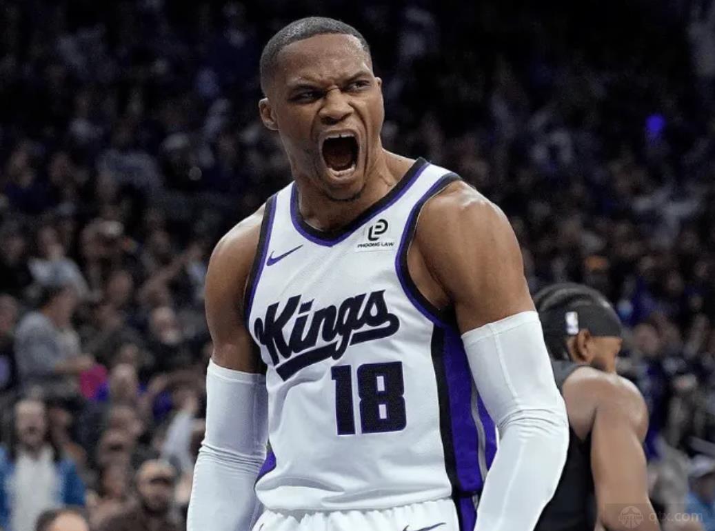 威少加冕控卫历史得分王