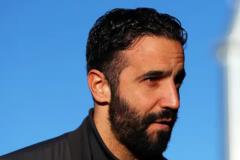 阿莫林回到葡萄牙，拒绝记者采访请求