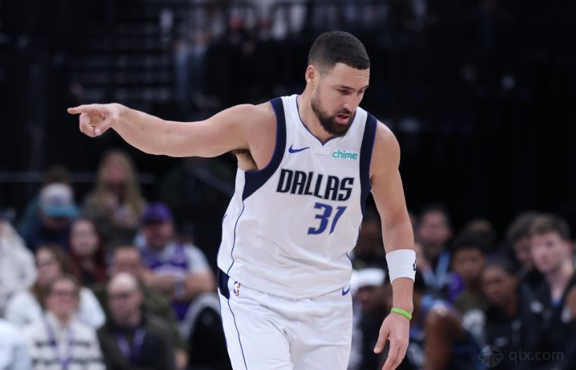 汤普森达成生涯17000分里程碑