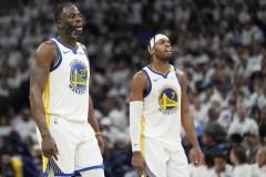 勇士连续三场比赛命中20记三分，刷新队史纪录