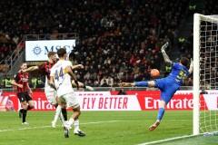 菲尔克鲁格冬窗租借加盟红黑，攻入米兰生涯首球