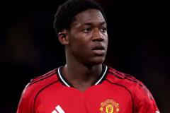 科比梅努选择继续效力曼联，卡里克上任后局势逆转