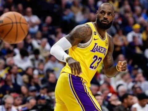 詹姆斯：讨论交易截止日和球队补强，会对当前队友不敬