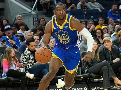 库里透露，库明加一直坚持训练，希望他能尽快回归赛场