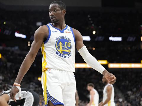 库明加提前伤退重返轮换，两场比赛累计出场30分钟斩获30分