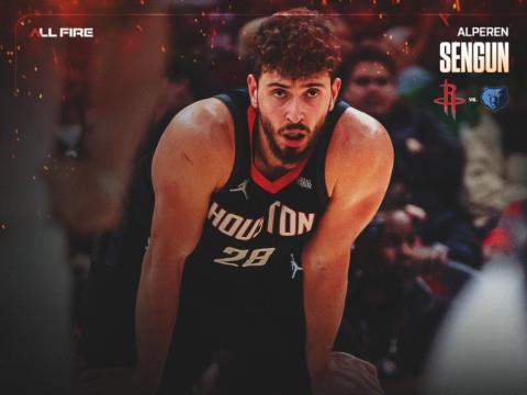 申京17中15表现引热议，创四项纪录比肩大梦，联盟前五中锋，火箭队非卖品