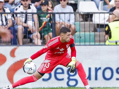 阿尔瓦塞特门将：皇马和巴萨是地球上最强的球队，难以分辨谁更胜一筹