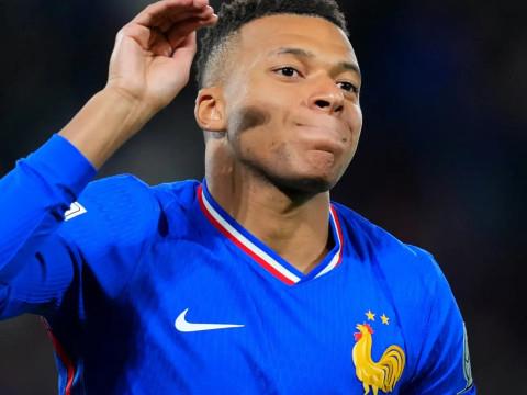 德尚评价姆巴佩，拥有独特的比赛决定能力，但无法每场跑动超过11公里