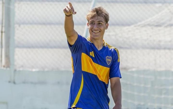 米体报道，那不勒斯签下17岁阿根廷前锋佩雷拉，球员将加入梯队