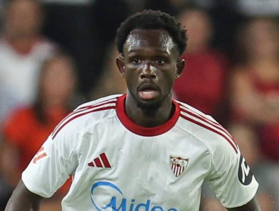 塞维总监谈夸西拒绝降薪，合同条款必须履行，伤病对他造成影响