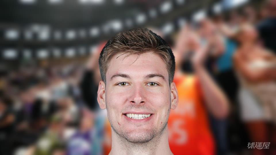 NBA每日篮板王：凯尔·菲利波夫斯基17篮板(2026年02月06日)