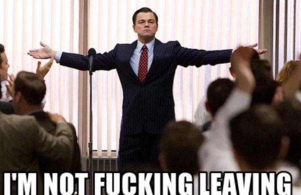 字母发推引用台词，我不会离开，表演将继续，这里是我的家