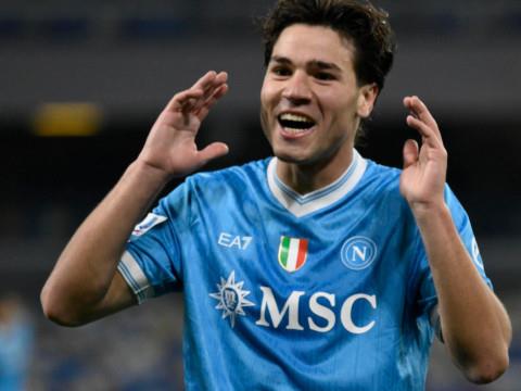 那不勒斯计划与中场球员维尔加拉续约，续约谈判进行中