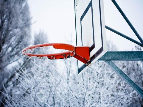 CBA严惩赵睿，因严重不当言论被停赛3场，罚款5万，北京首钢也被罚5万