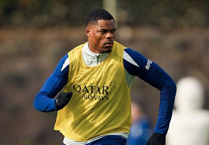 意天空，邓弗里斯缺席对阵尤文比赛，预计二月底回归