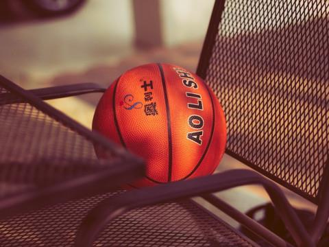 上海男篮连续两届俱乐部杯夺冠，狂揽200万元奖金