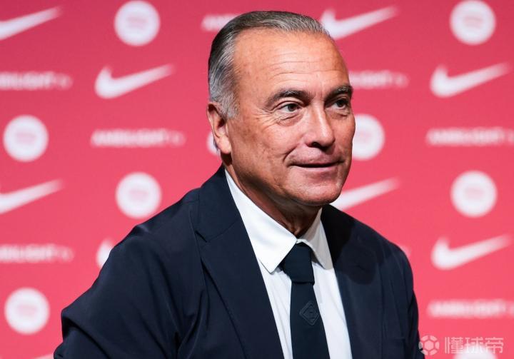 巴萨临时主席发声,怒批VAR判罚是耻辱,仍对逆转马竞充满信心