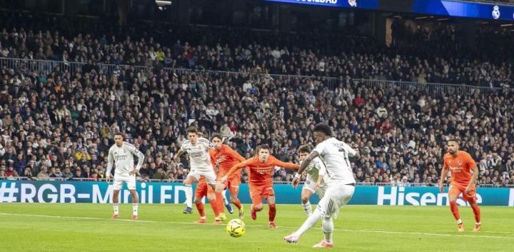 世体报道，皇马刷新队史西甲单赛季获点次数纪录，却曾多次抱怨裁判