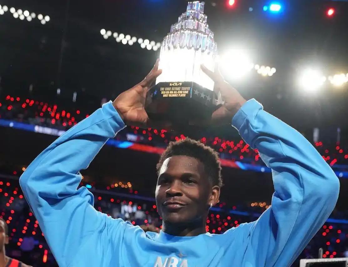 爱德华兹首夺全明星MVP