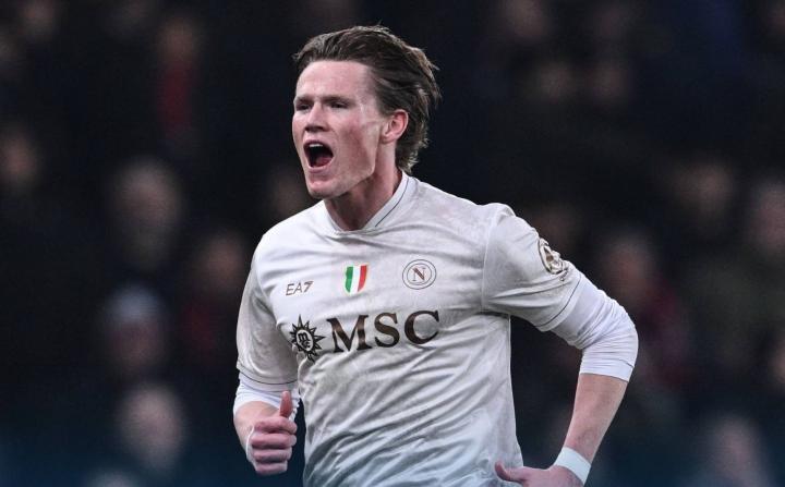 谢林汉姆建议，曼联应该优先签回麦克托米奈，如果他重返英超