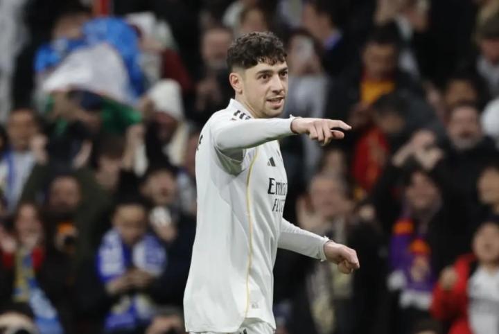 马卡：右路三人组频繁换位，阿韦洛亚激活巴尔韦德表现