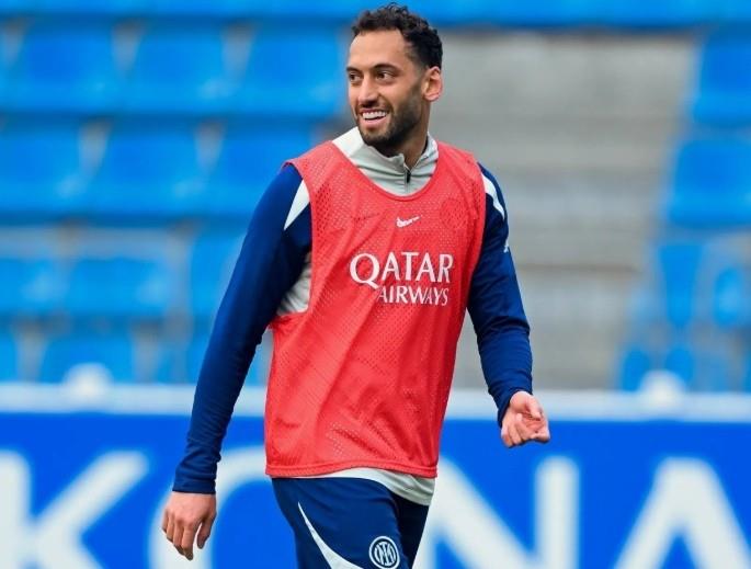 斯基拉消息,国米计划3月与恰尔汗奥卢商谈续约,将提供2 1合同