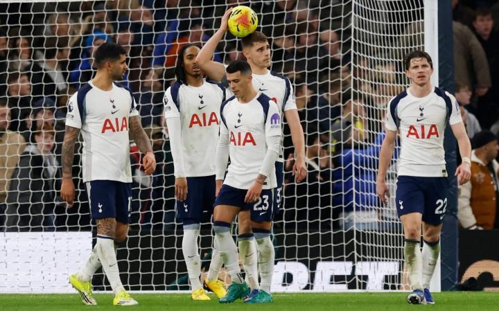 电讯报报道，热刺无缘欧战将损失数千万镑，赞助商担忧球队降级