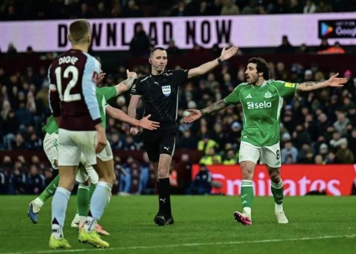 判罚争议不断，纽卡对阵维拉主裁本周暂别英超执法