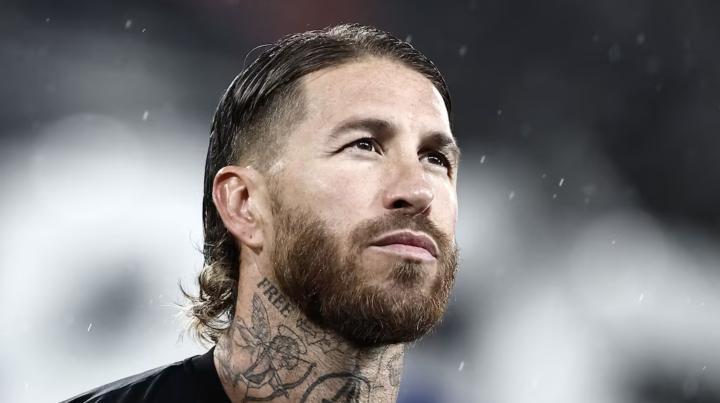 阿斯报道，塞维利亚防线经验不足，冬窗未尝试签下拉莫斯是一次重大失误