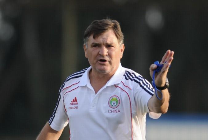 还记得他吗，上次国足对阵西班牙时卡马乔是主教练