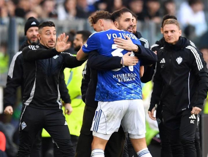 沃伊沃达:是否瞄准欧冠尚不确定,与豪门竞争令我们自豪