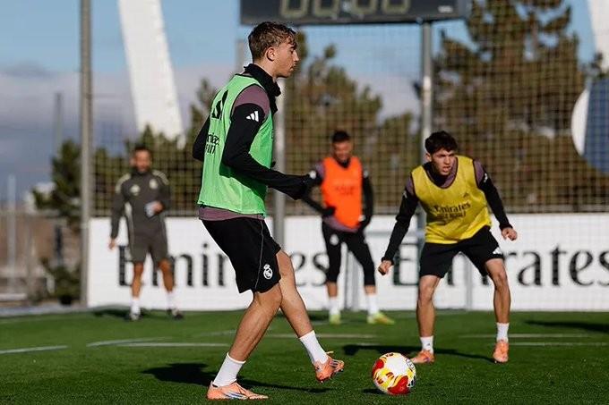 邮报关注赫伊森事件，皇马仅在微博上道歉其他官方社媒保持沉默