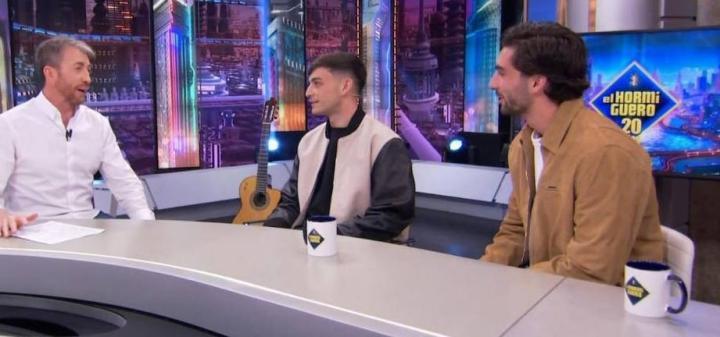 佩德里透露比赛日迟到将被弗里克罚4万欧，他宁愿被批评也不愿受伤