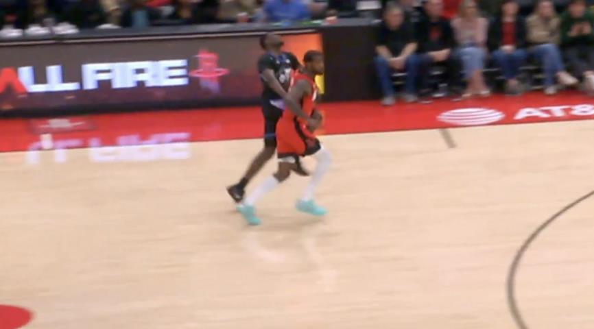 美记，伊森赛后看望并道歉，称无意伤害文威