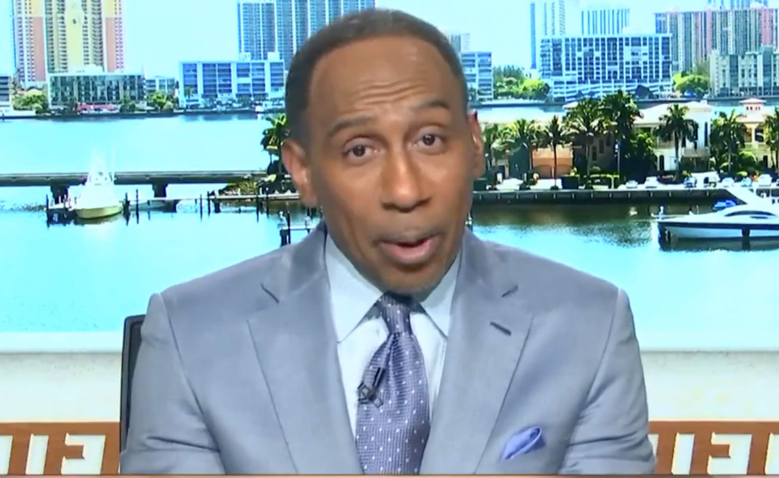 A-史密斯批评詹姆斯等人穿搭，赚那么多钱却不能穿得更好