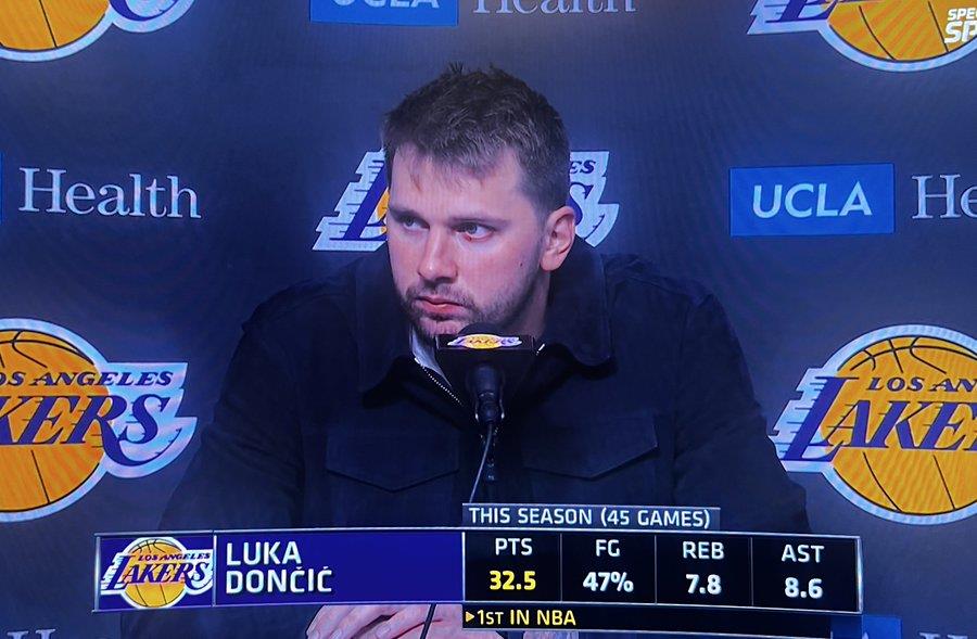 赛后是否与詹姆斯交流最后一投，东契奇回应：没有