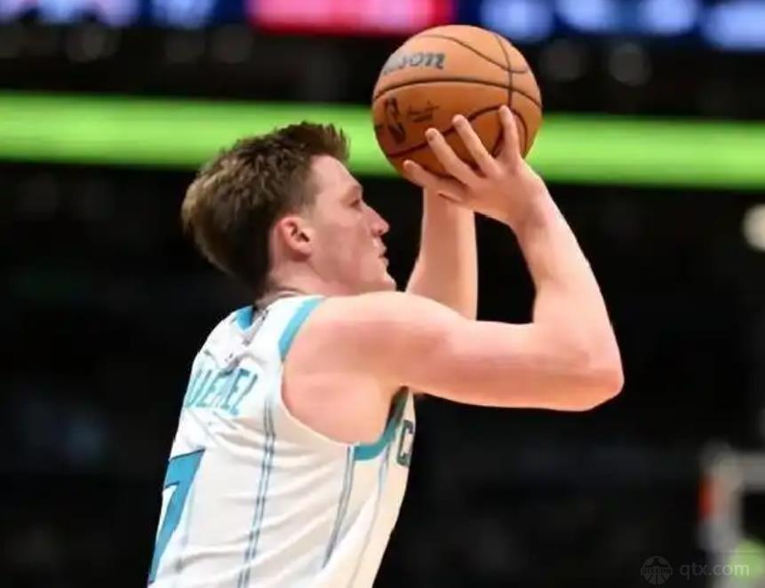 克尼佩尔差5记三分追平新秀三分纪录