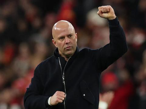 记者称利物浦未引进右后卫，因考虑阵容配置合理性