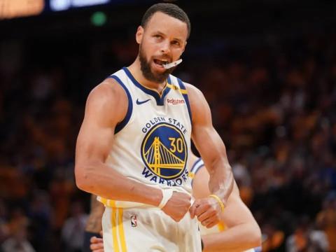 美记透露，库里伤势在全明星周末前后出现反复，回归时间尚不确定