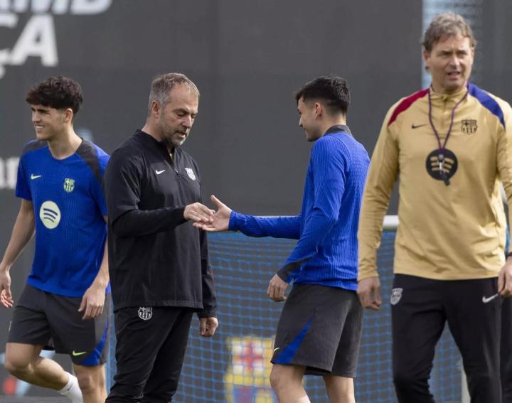 弗里克推行高额罚款整顿纪律，巴萨全队无人再敢迟到