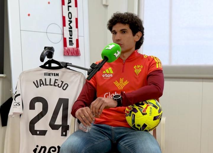 巴列霍透露，C罗并不像外界认为的那样傲慢，他曾亲自指导我纠正健身动作