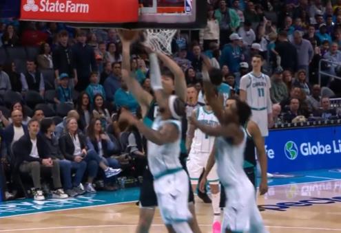 杨瀚森全场唯一得分，拼抢前场篮板后二次进攻补篮命中